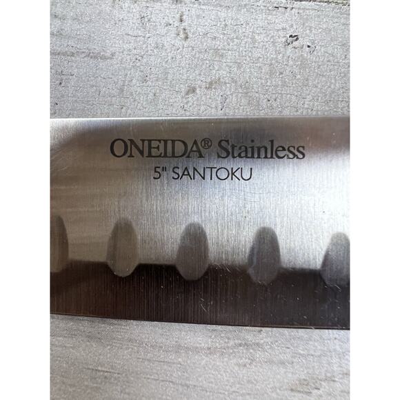 Oneida Classic Collection 7" and 5" and Santoku Knives (2) - Picture 8 of 8